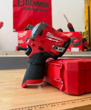 Llave de impacto Milwaukee M12 FUEL en Denmor